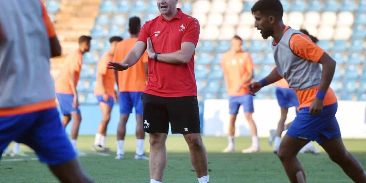 Stevan Gerrard trener Al Ettifaqa na zagrijavanju uoči prijateljske utakmice sa NK Varaždin