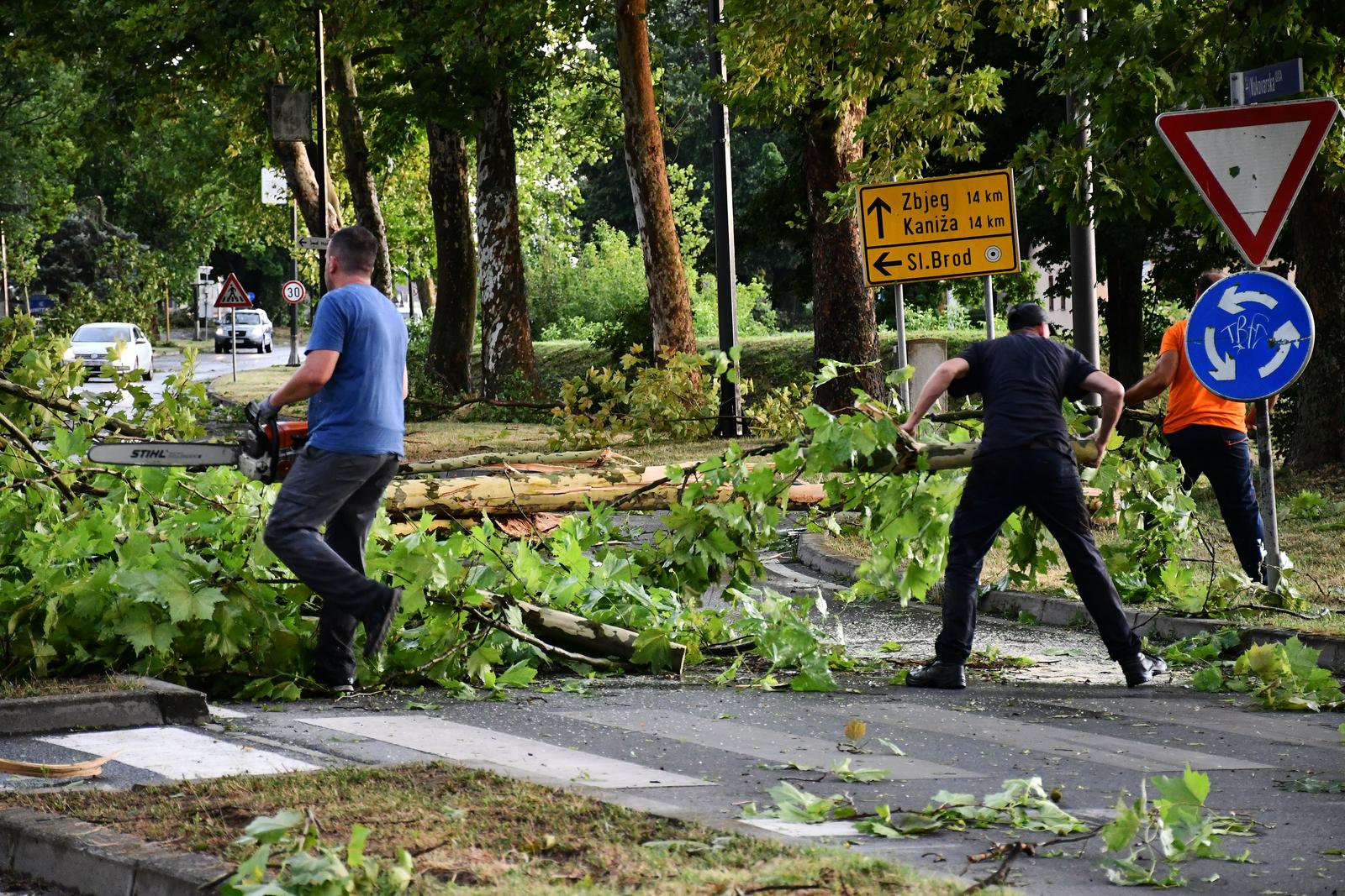 Katastrofalne posljedice razornog nevremena u Slavonskom Brodu