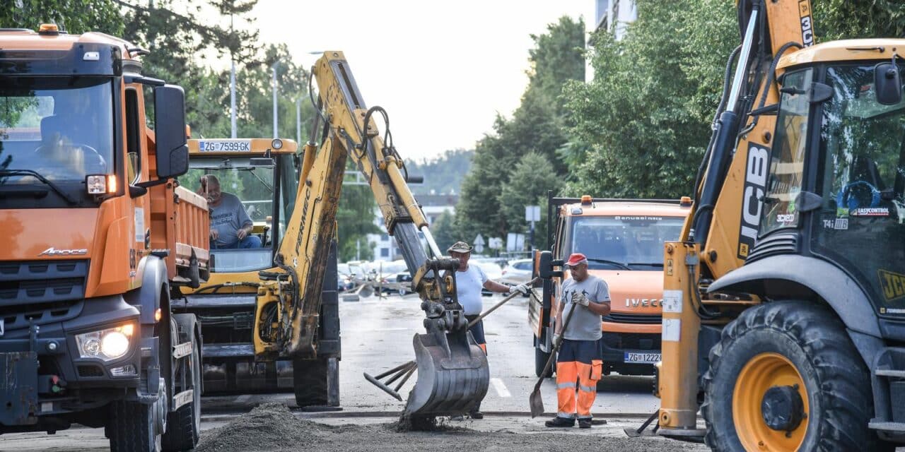 Zagreb:  Još uvijek se sanira šteta nastala nakon pada dizalice u Ulici baruna Filipovića