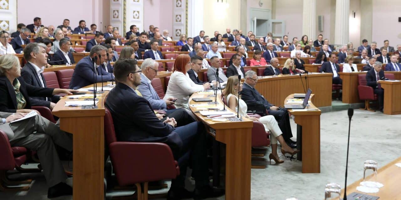 Zagreb: Počela izvanredna sjednica Sabora