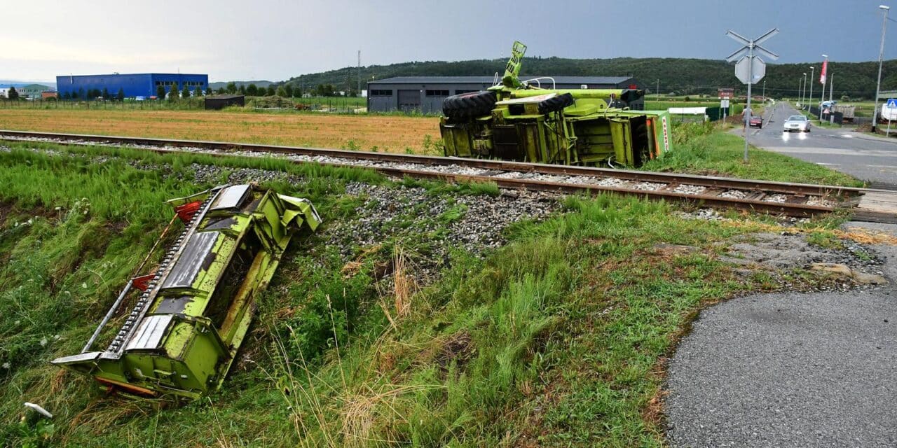 Na pružnom prijelazu u Pleternici vlak naletio na kombajn