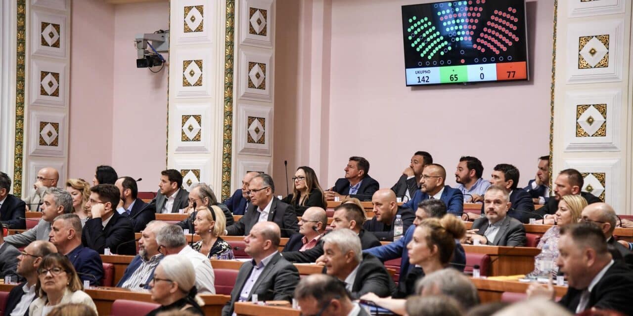 Zagreb: Izglasan prijedlog vladajuće većine, Milanovićevi i oporbeni nisu prošli