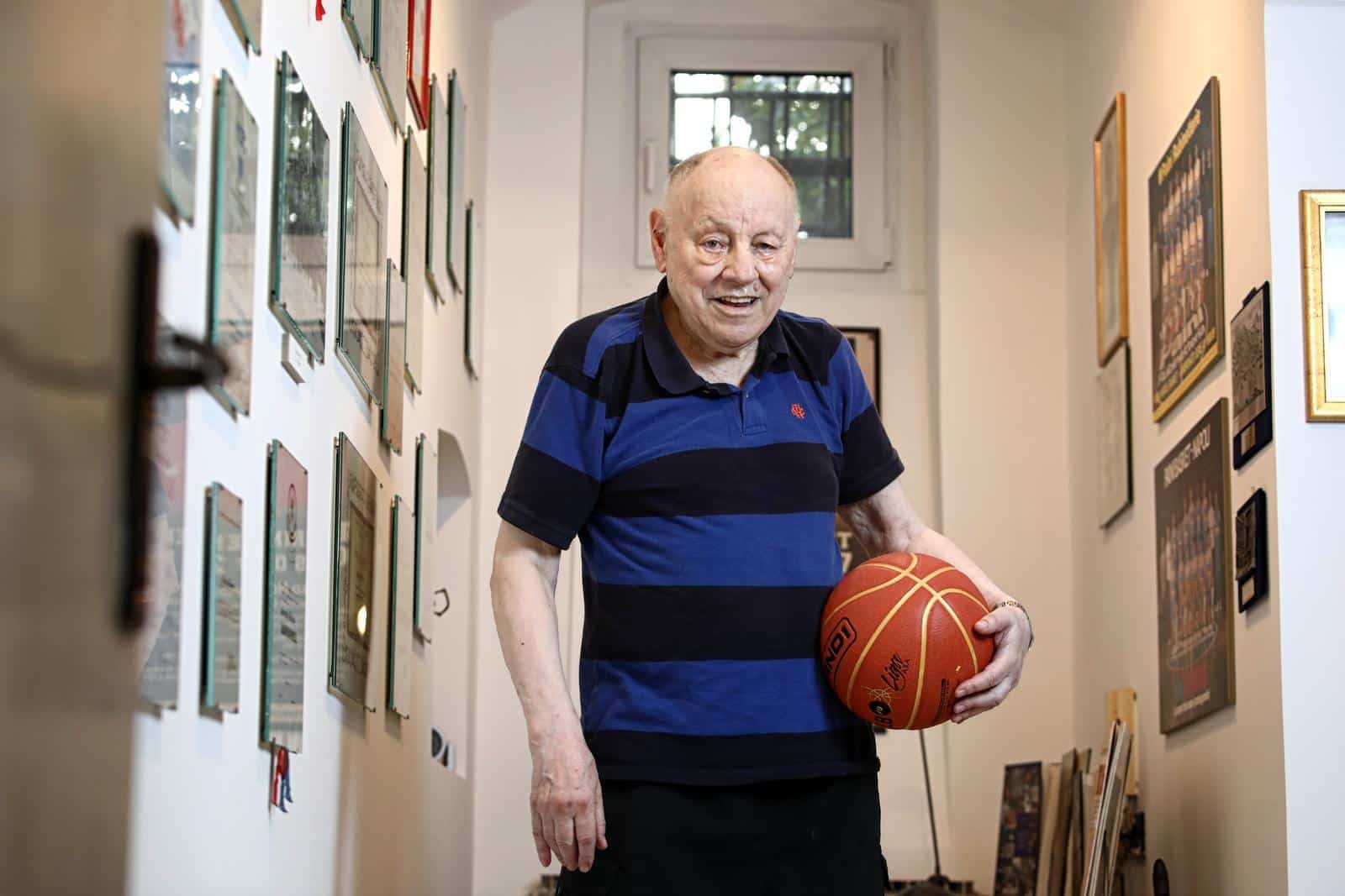 Umro je Mirko Novosel, legenda hrvatske košarke