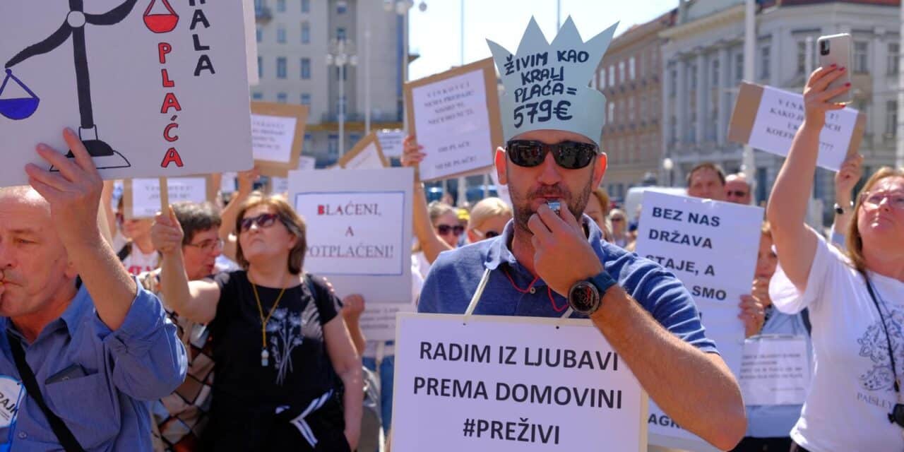 Zagreb: Mirni prosvjed Sindikata državnih i lokalnih službenika i namještenika