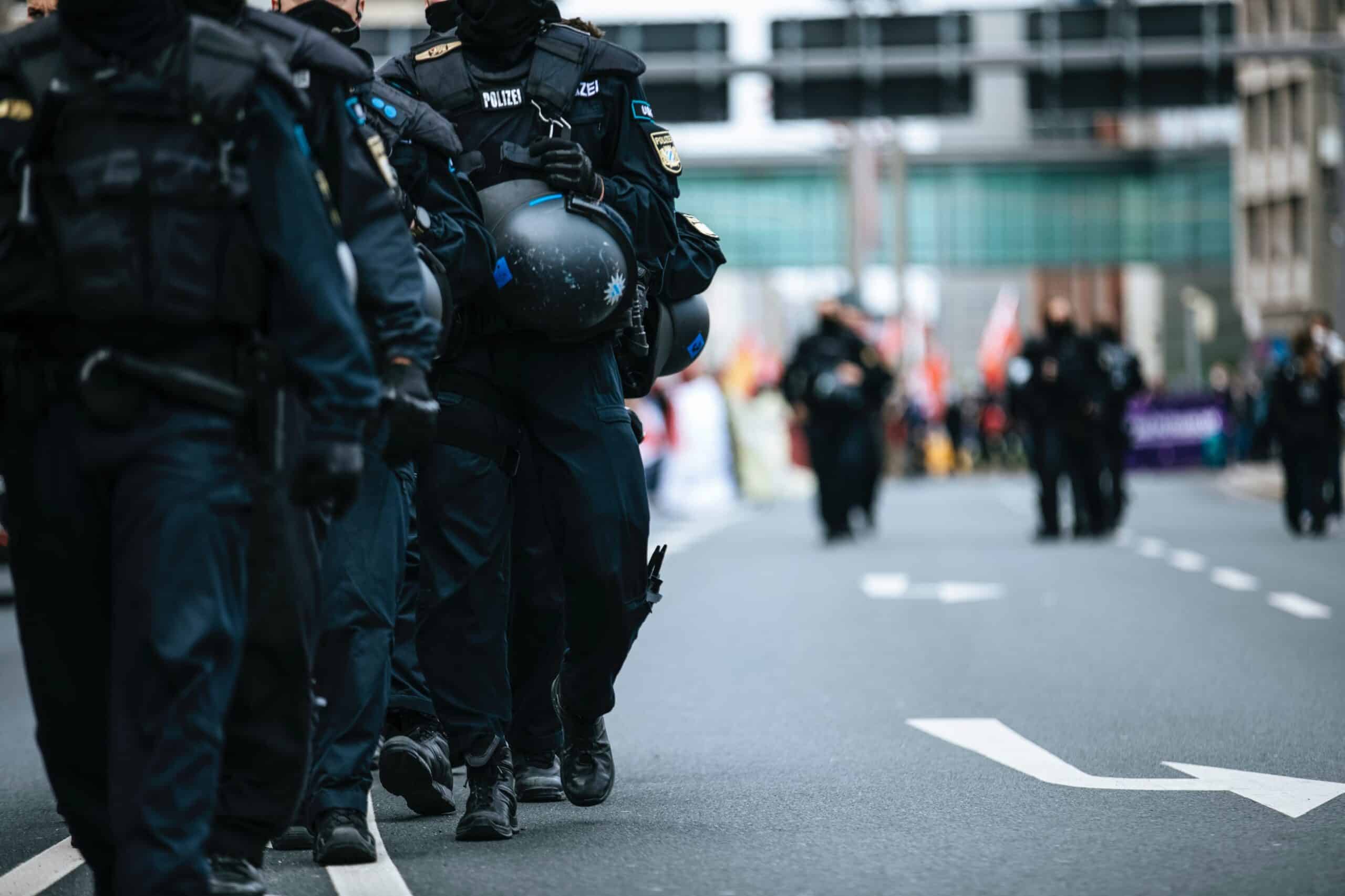 policija nered