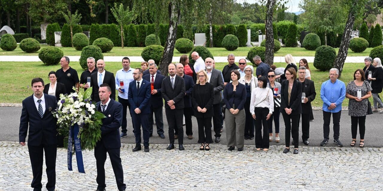 Zagreb: U povodu obilježavanja Dana pobjede i domovinske zahvalnosti i Dana hrvatskih branitelja gradonačelnik Tomašević položio je vijence