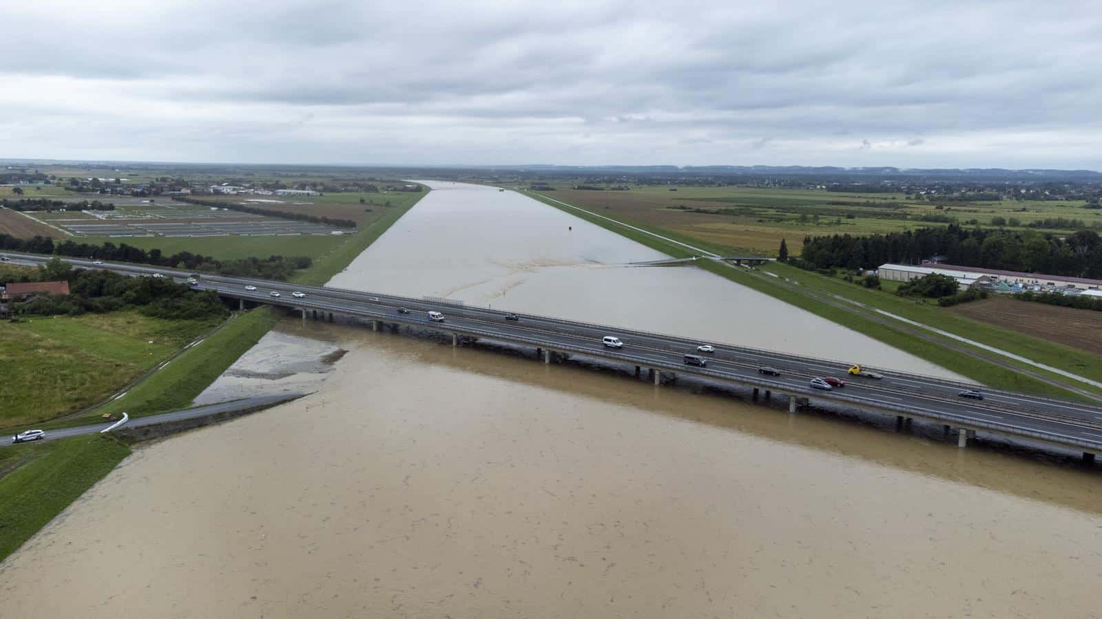 Pogled iz zraka na Oteretni kanal Sava-Odra