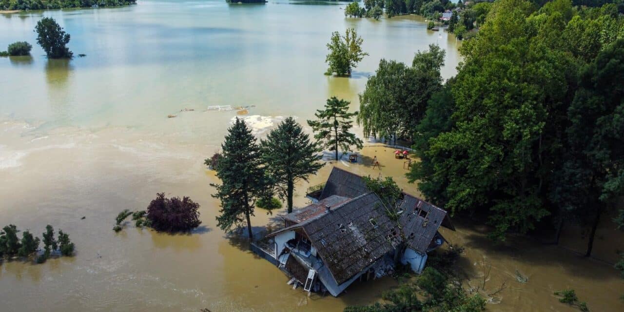 Pogled iz zraka na kuću kod Šoderice koju je odnijela bujica