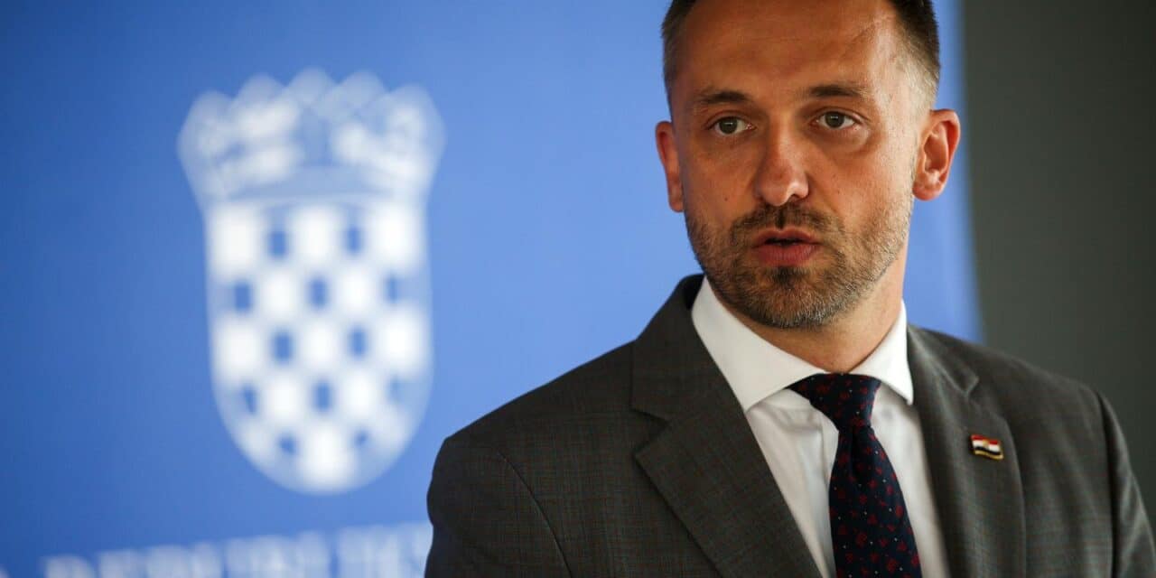 Zagreb: Konferencija za medije ministra Marina Piletića
