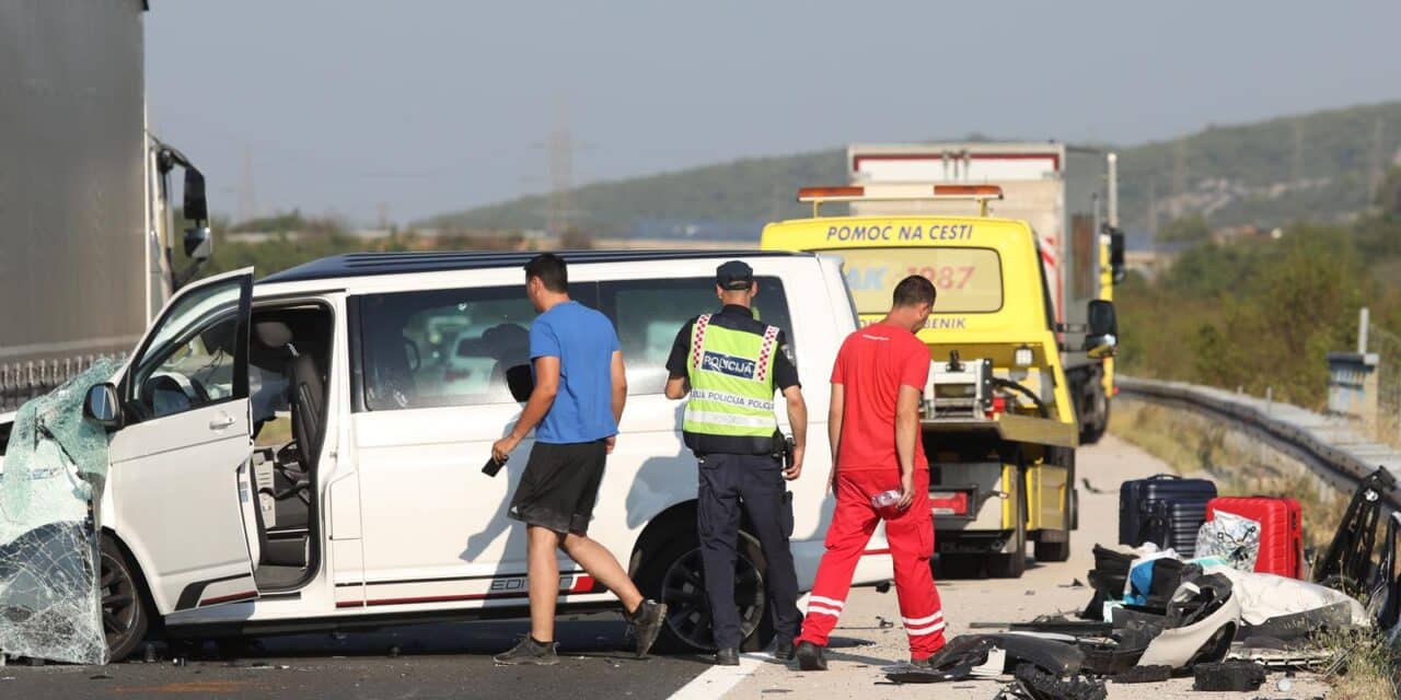 U sudaru kombija i kamiona kod Šibenika ozlijeđeno sedam osoba