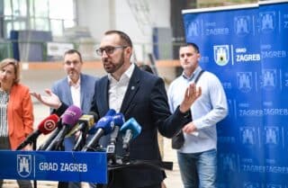 Zagreb: Konferencija za medije gradonačelnika Tomaševića i zamjenika