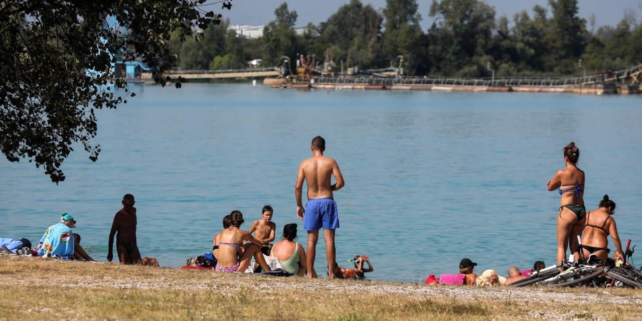 Velika Gorica: Brojni građani osvježenje pronašli na jezeru Čiče