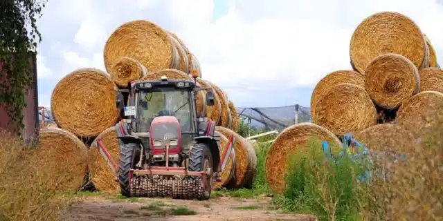 tractor-5519718_1280-960×578