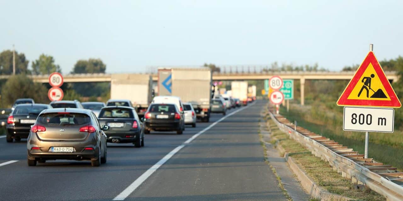 Zagreb: Radovi na sanaciji prijelaznih naprava na mostu Sava u smjeru Lipovca