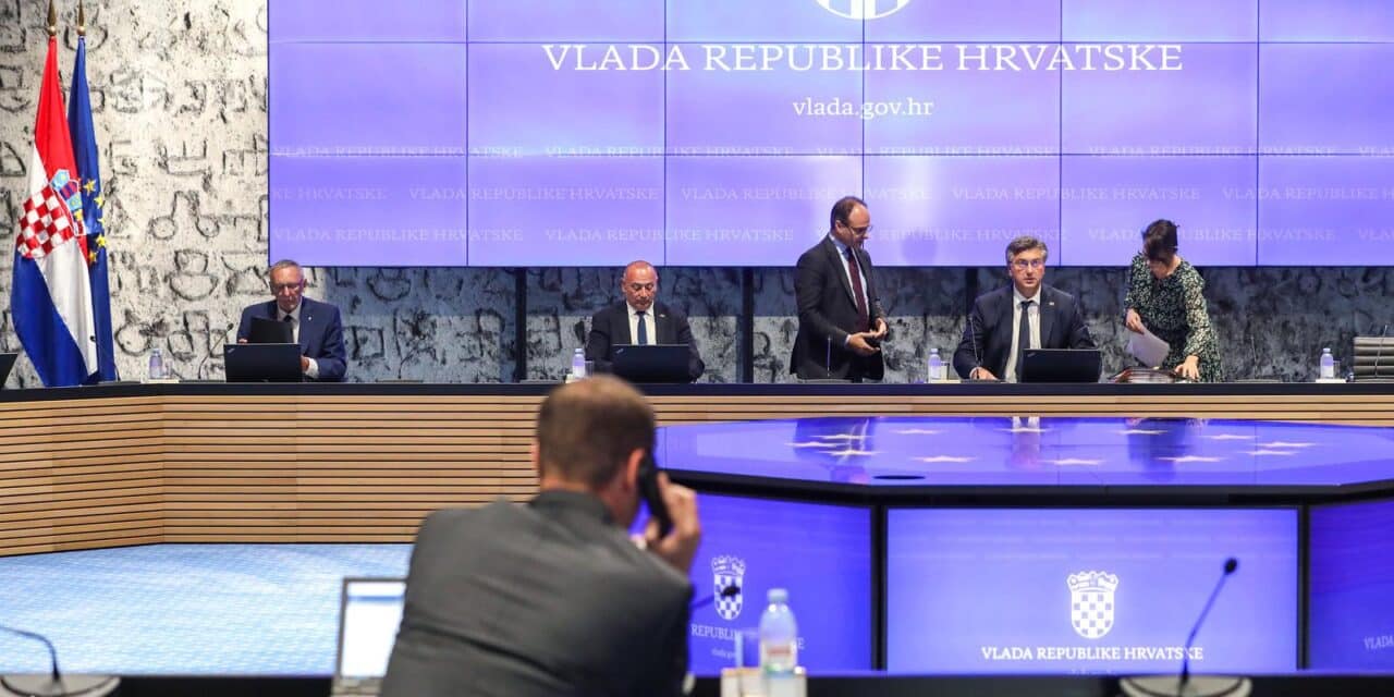 Zagreb: Plenković predstavio novi paket mjera pomoći građanima i gospodarstvu