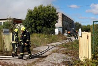 Zagreb: Vatgrogasci se bore s požarom poslovnog objekta na Žitnjaku