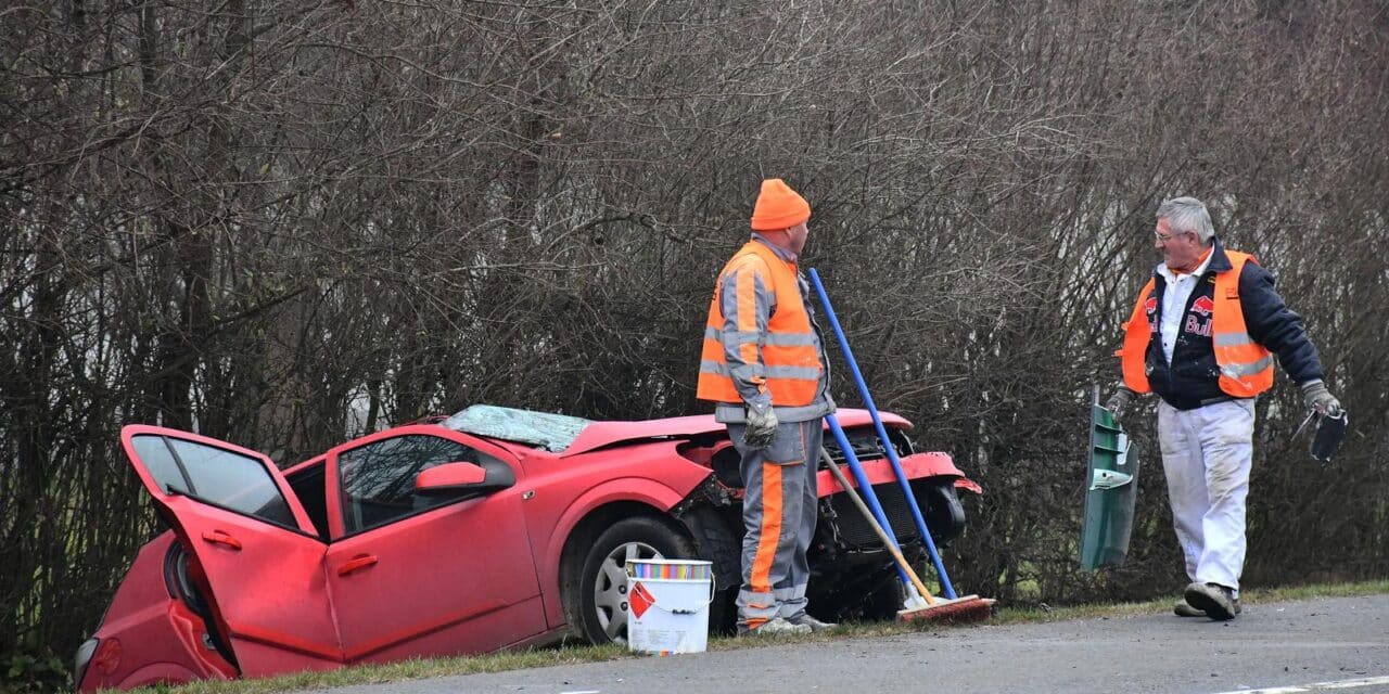 Teška nesreća u Čajkovcima: Auto i kamion u kanalu nakon sudara, dvoje je ozlijeđenih