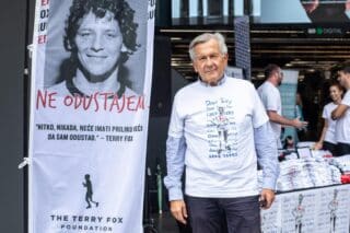 Zagreb: Tradicionalna humanitarna prodaja majica uoči utrke Terry Fox