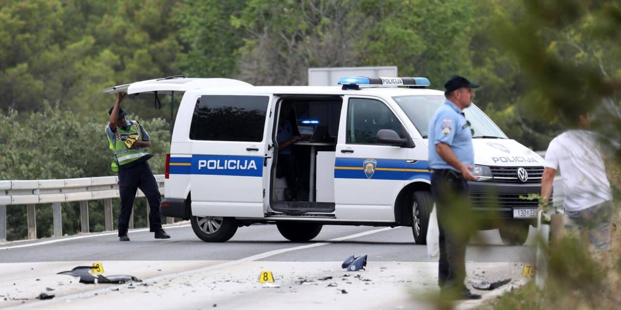 Zbog teške prometne nesreće zatvorena Jadranska magistrala kod Vodica, poginuo motociklist