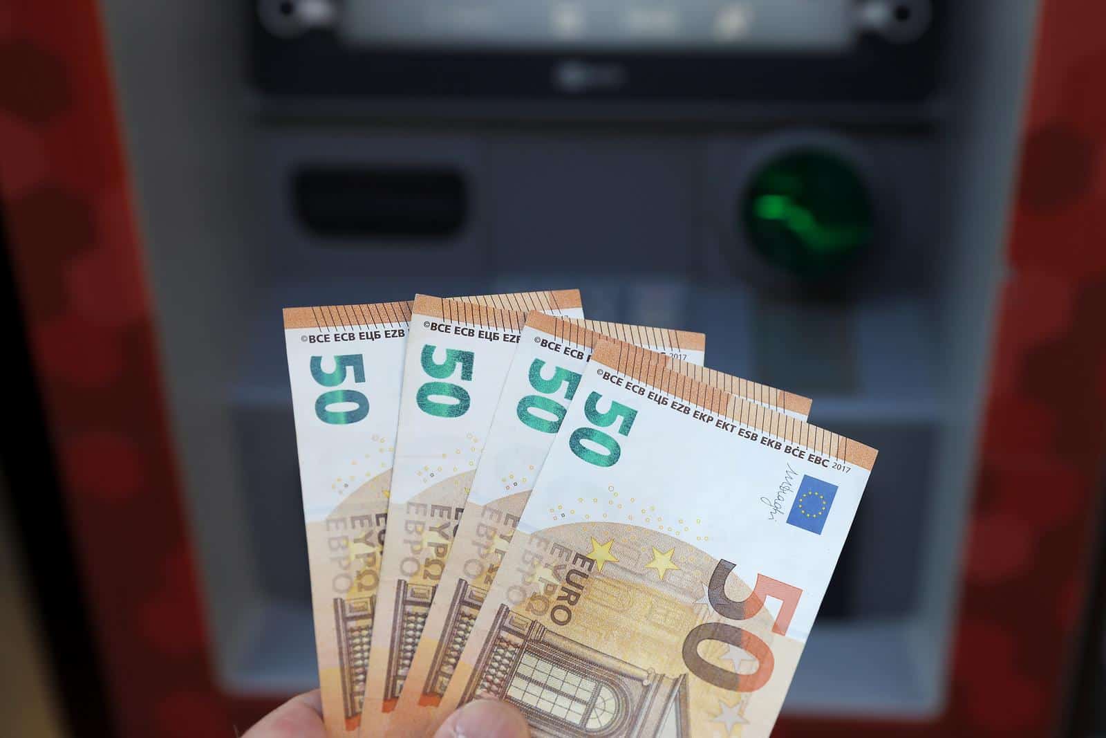 Zagreb: Od sutra dostupne veće novčanice eura