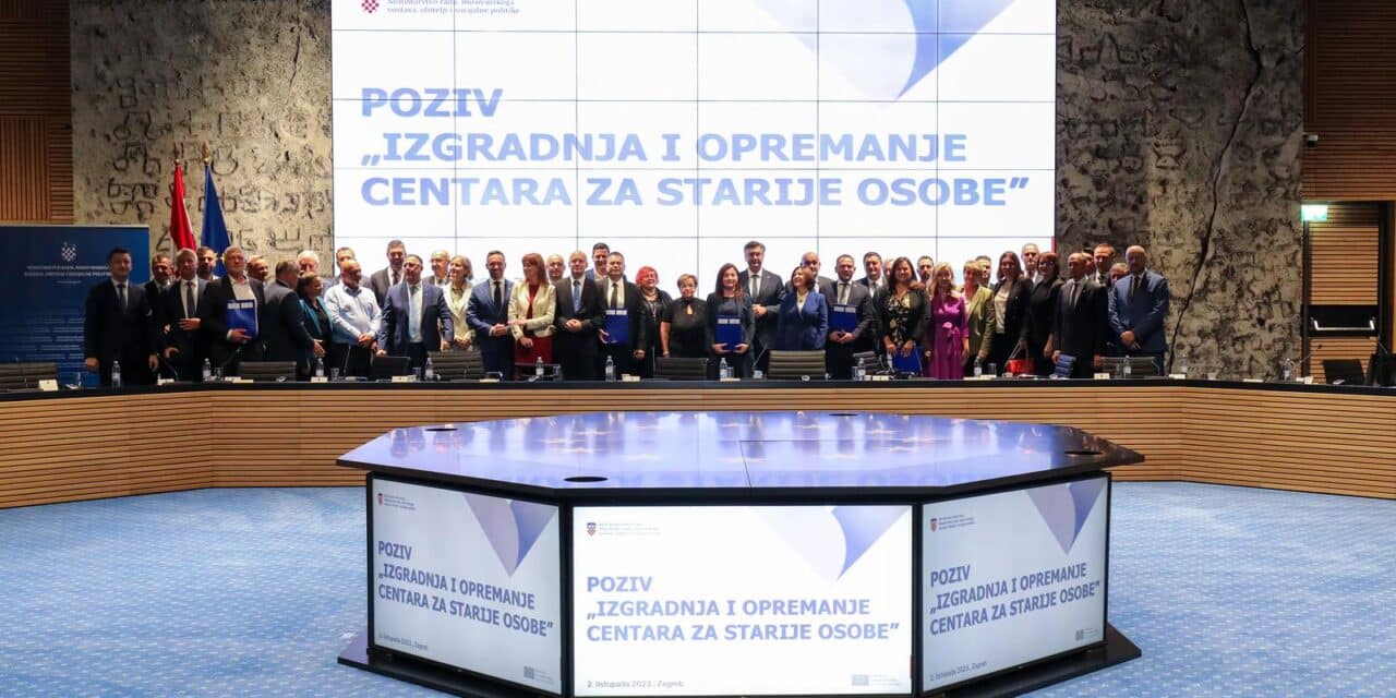 Zagreb: Uručeni ugovori za izgradnju i opremanje centara za starije osobe