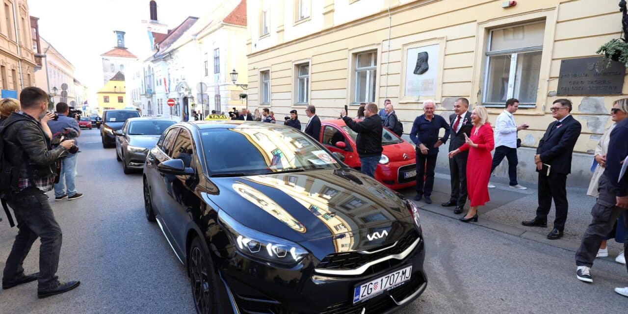 Zagreb:  Prosvjed taksista uči 27. sjednice Gradske skupštine Grada Zagreba