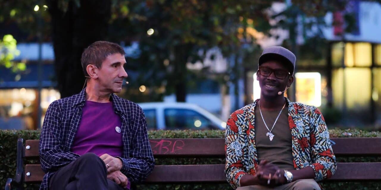 Velika Gorica: Festival Oglede otvoren je performansom Siniše Labrovića i Ismaile Balde Kouyate