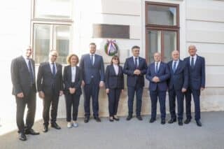 Zagreb: Premijer Plenković i ministri obilježili 32. obljetnicu raketiranja Banskih dvora