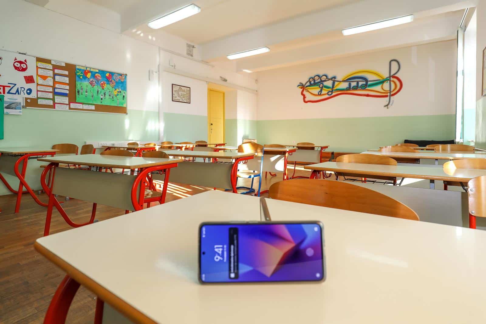 Pula: U OŠ “Monte Zaro” od prosinca je zabranjena upotreba mobitela