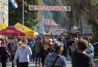 Predsjednički kandidat Zoran Milanović posjetio Kestenijadu u Hrvatskoj Kostajnici