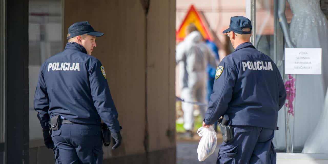 Osijek: Policijski očevid u Županijskoj ulici gdje je pronađeno tijelo muške osobe