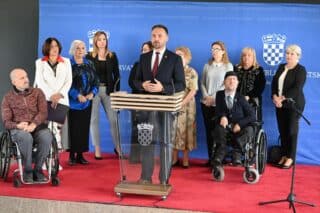 Zagreb: Izjave za medije nakon sjednice Povjerenstva Vlade RH za osobe s invaliditetom