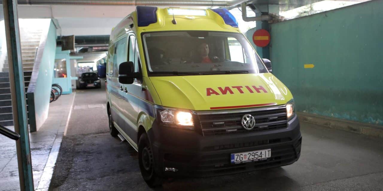 Zagreb: Vjekoslav Prebeg kolima hitne pomoći prevezen u KB Dubrava