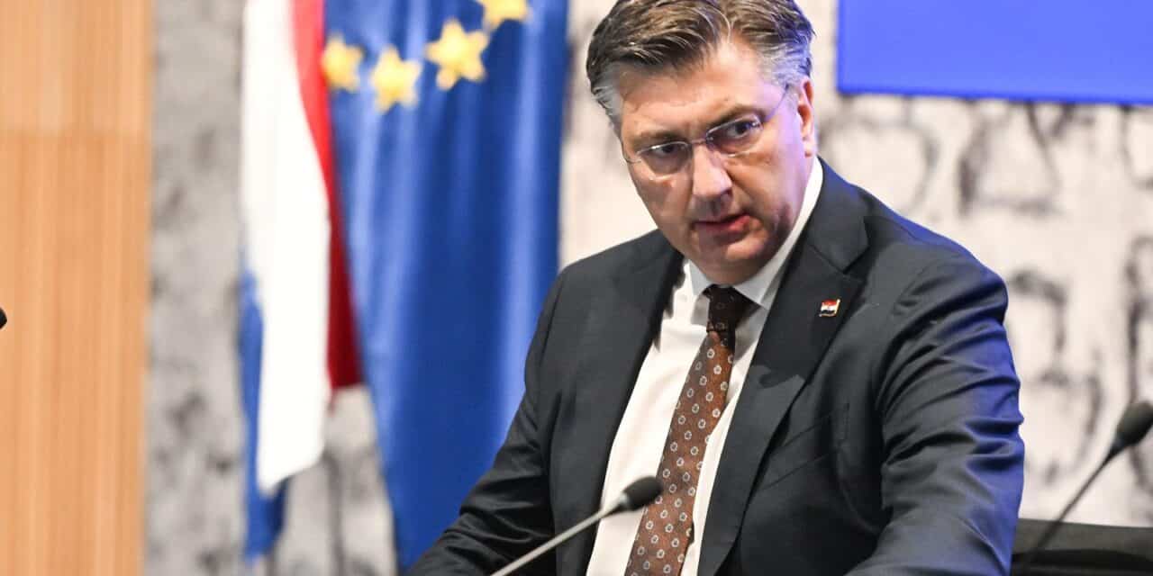 Zagreb: Povećanje minimalne plaće jedna je od tema sjednice Vlade na kojoj se uvodno obratio premijer Plenković