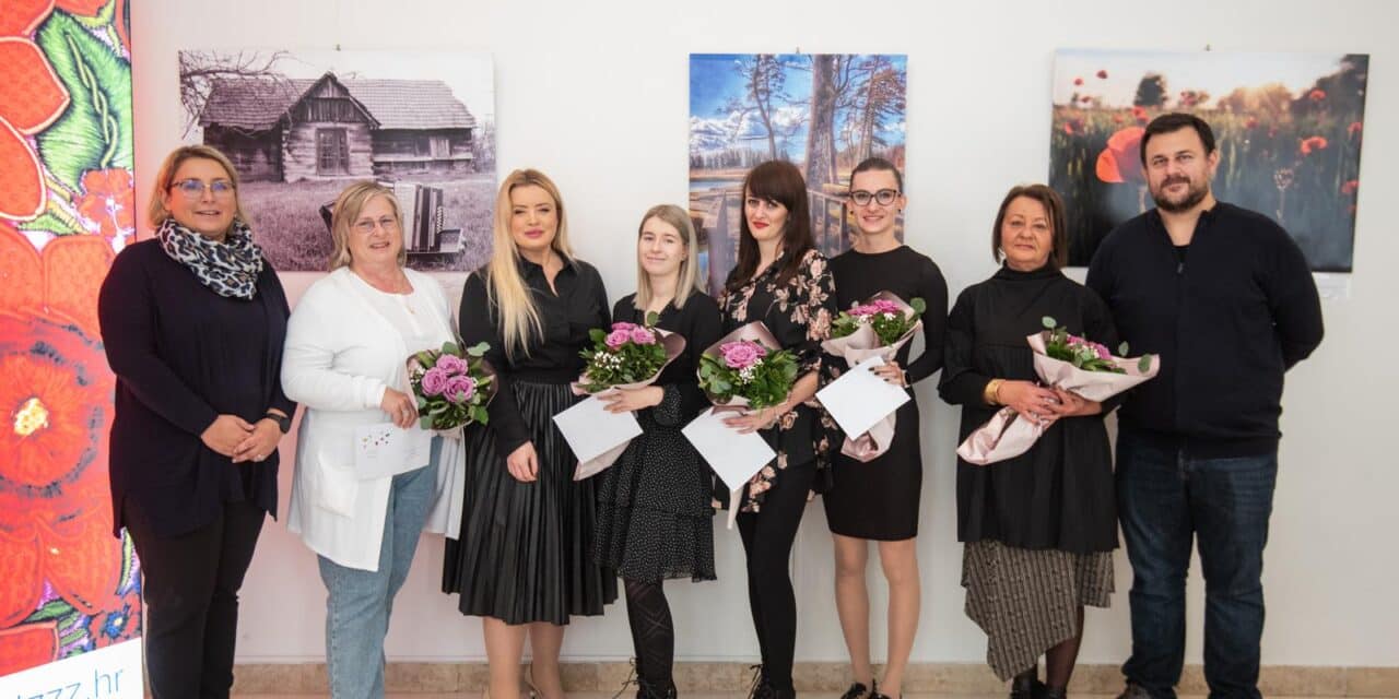 Zagreb: Dodjela nagrada pobjednicima natječaja za izbor najljepših fotografija Zagrebačke županije