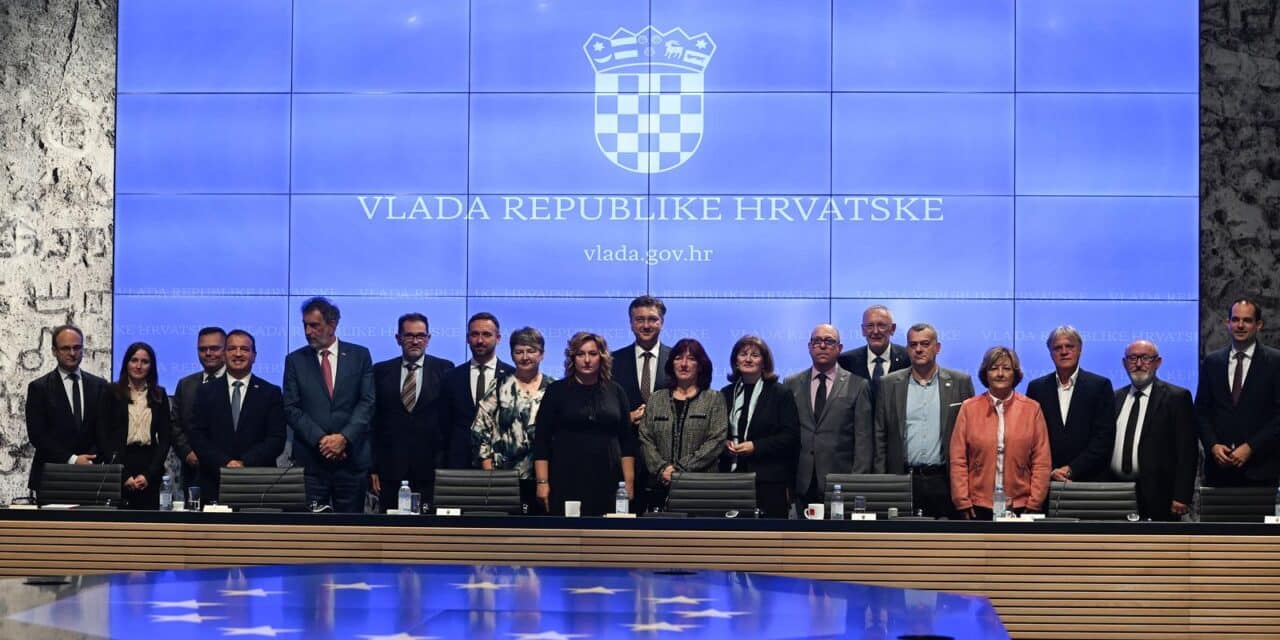 Zagreb: Svečano potpisivanje ugovora između sindikata i Vlade