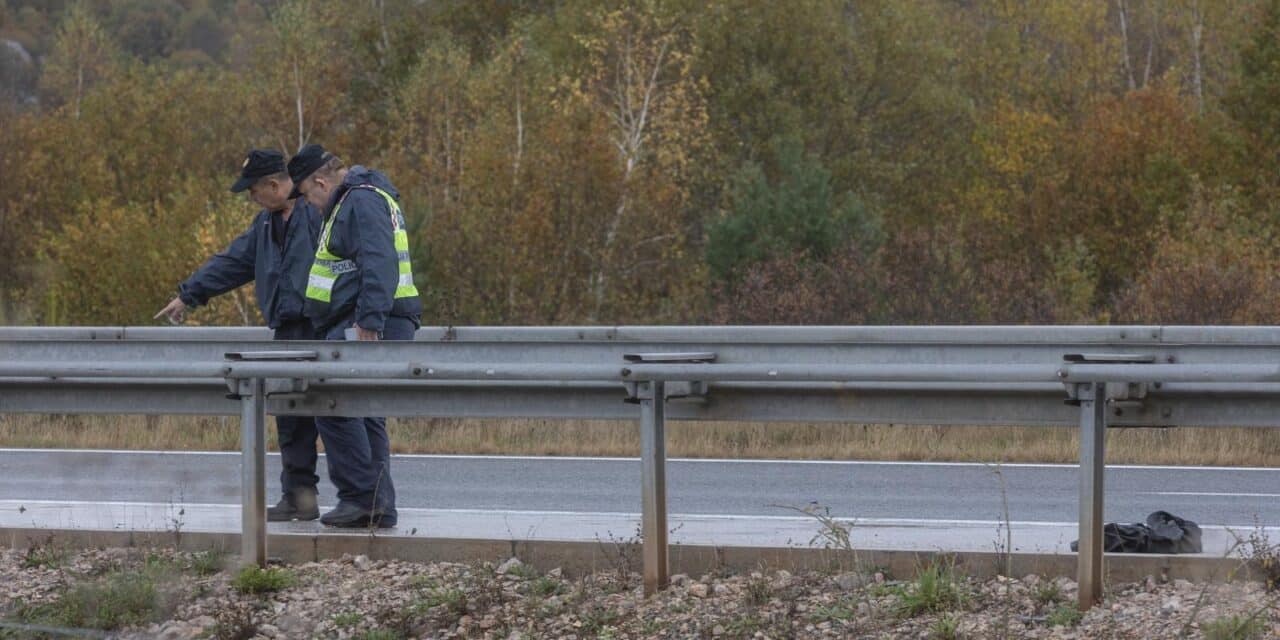 Sudar motocikla i kombija kod Gospića, poginulo dvoje ljudi