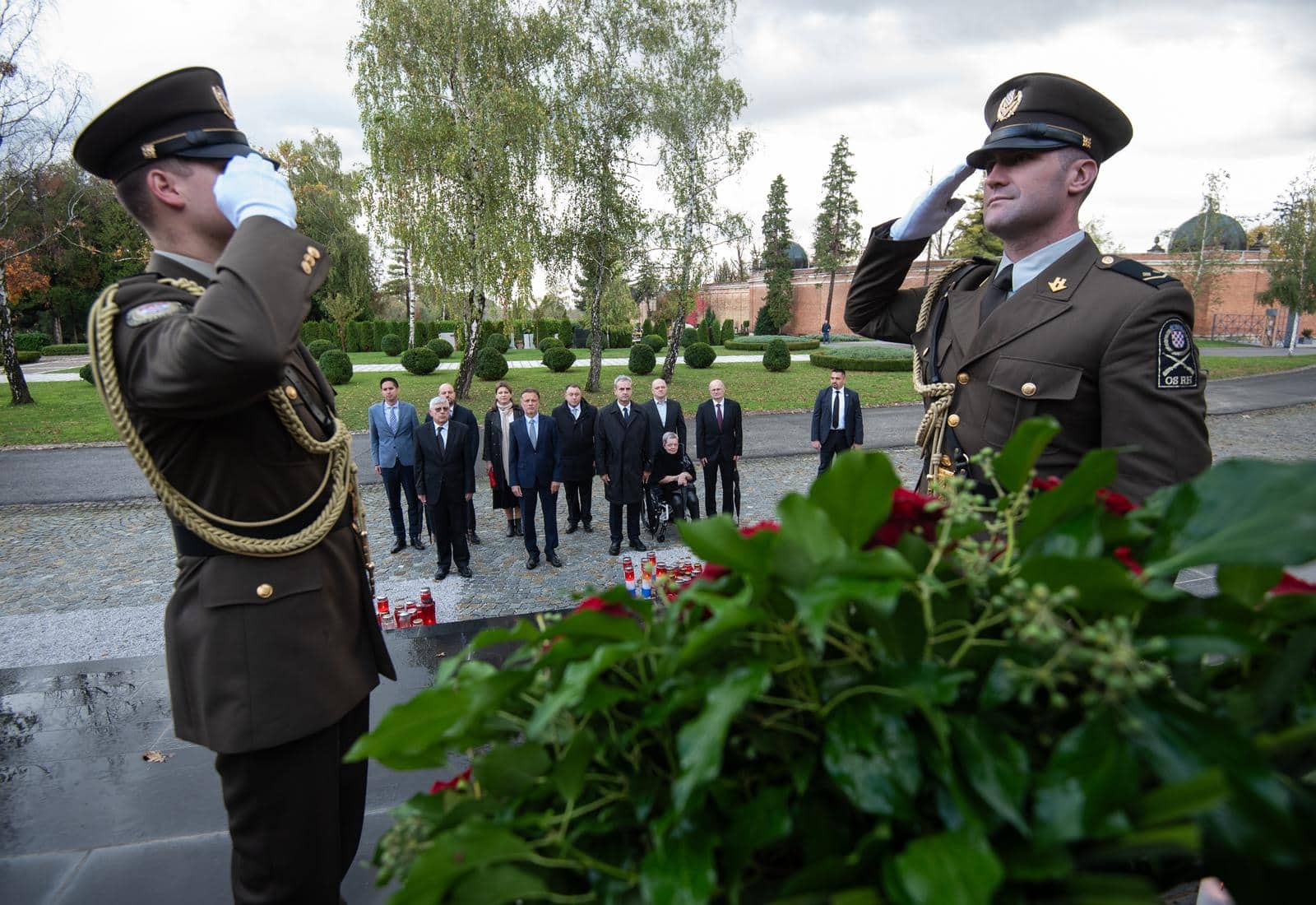 Zagreb: Izaslanstvo Sabora na Mirogoju uoči blagdana Svih svetih