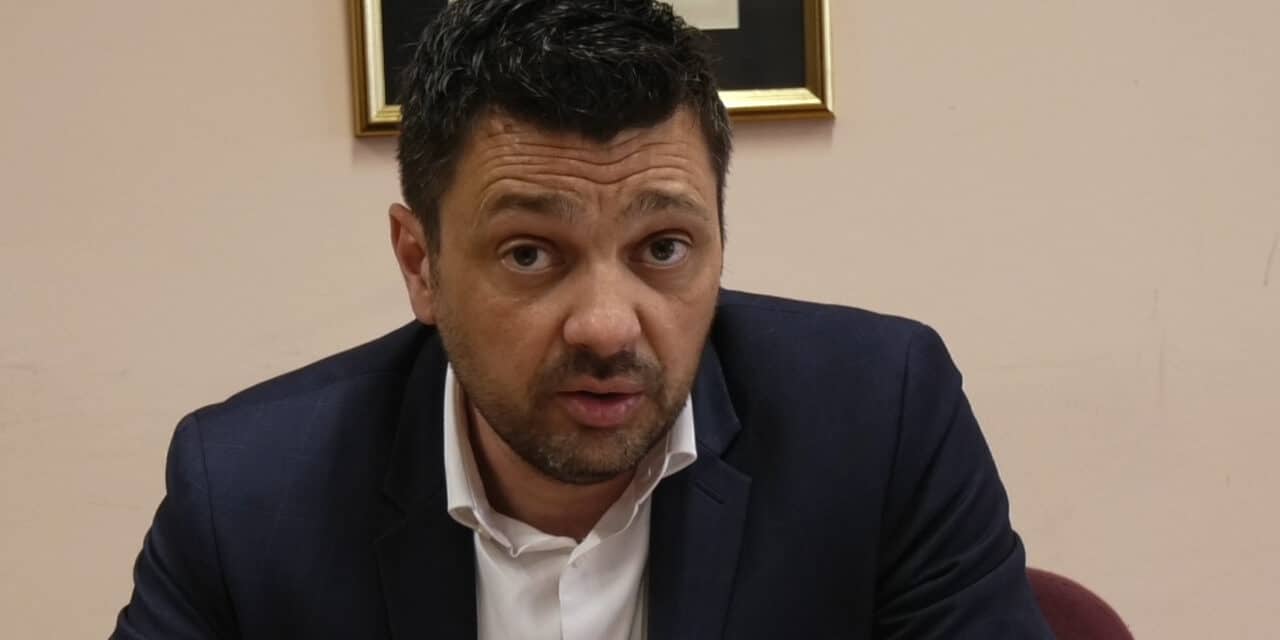 dean-dragicevic-ugovor-1r