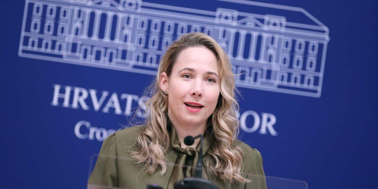 Zagreb: Marija Selak Raspudić o zabrani mobitela u svim školama