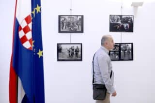 Zagreb: U Saboru otvorena izložba “Povijest krvavih dana Vukovara 1991.”