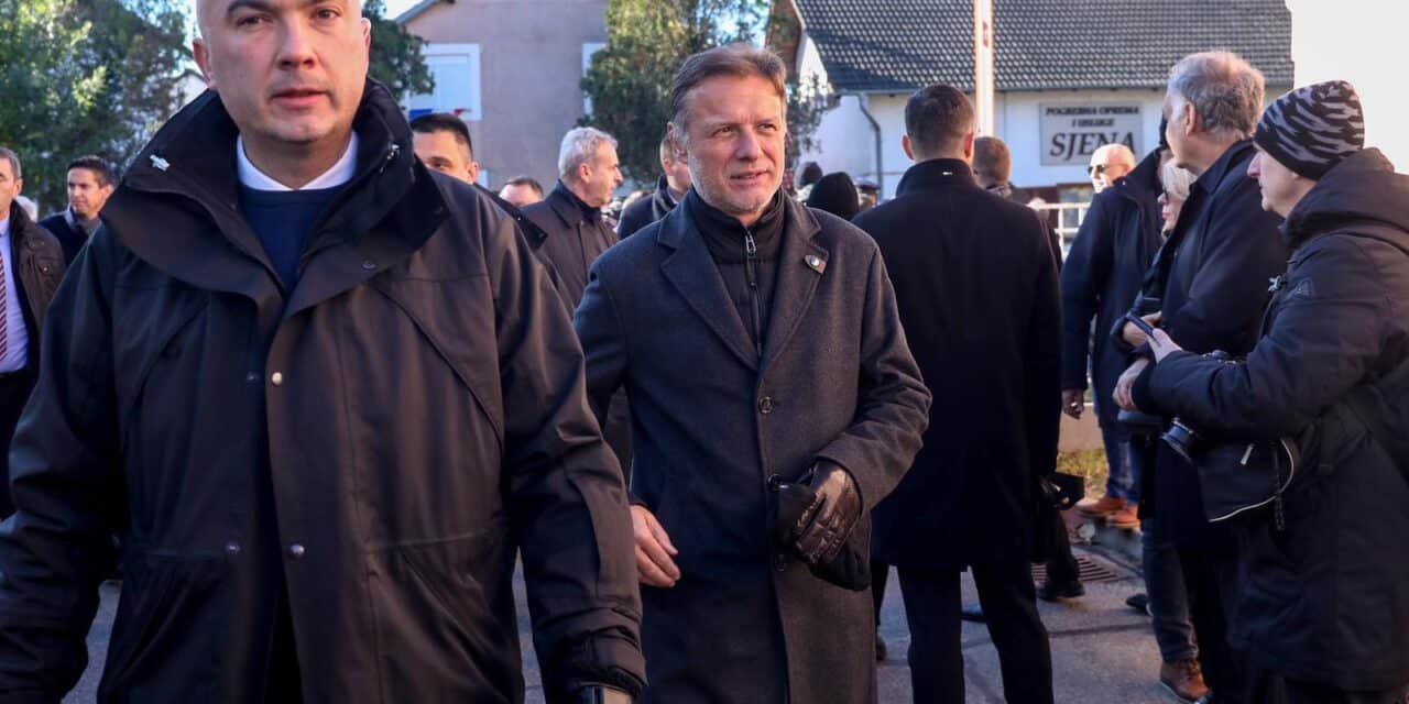 Državni vrh stigao u Vukovar