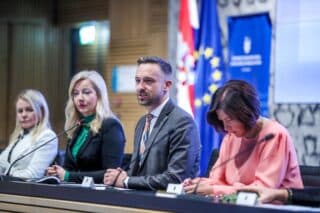 Zagreb: Ministar Marin Piletić uručio Godišnje nagrade za promicanje prava djeteta u 2023. godini.