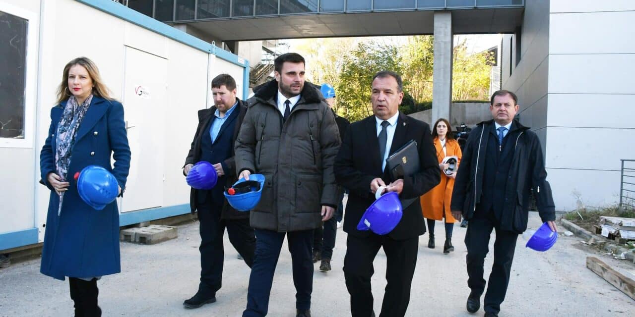 Sisak: Vili Beroš obišao  je gradilišta u sklopu Opće bolnice “dr. Ivo Pedišić”