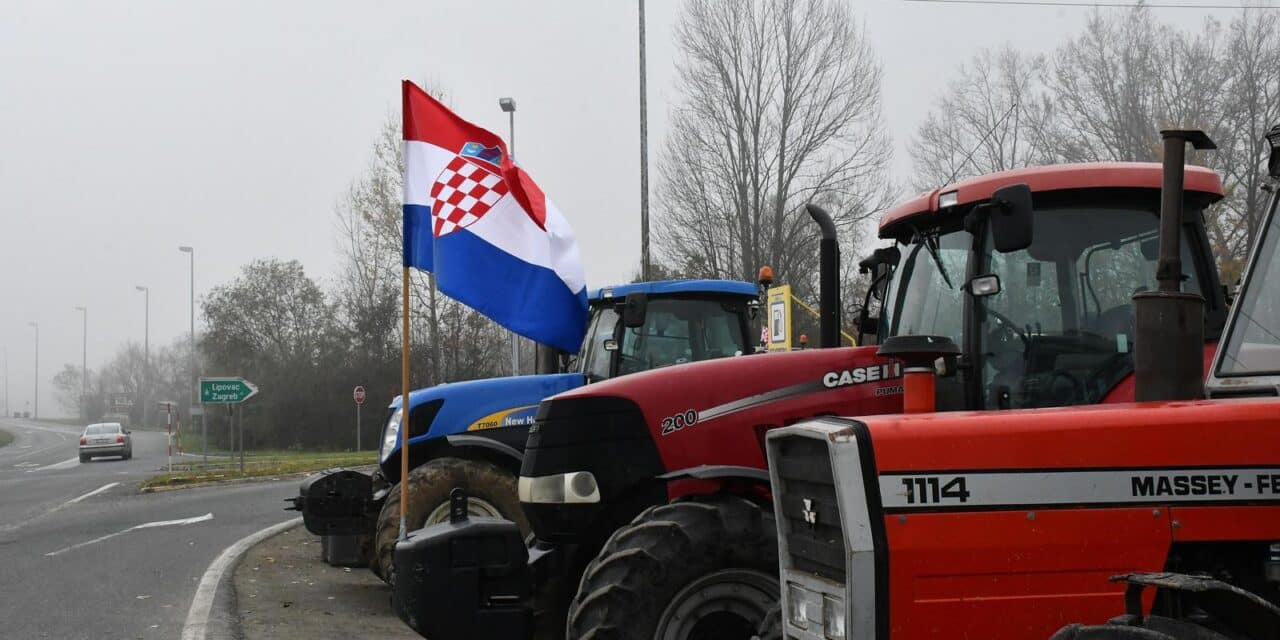 U znak potpore svinjogojcima peradari započeli prosvjed u blizini izlaza na autocestu A3 kod Lužana
