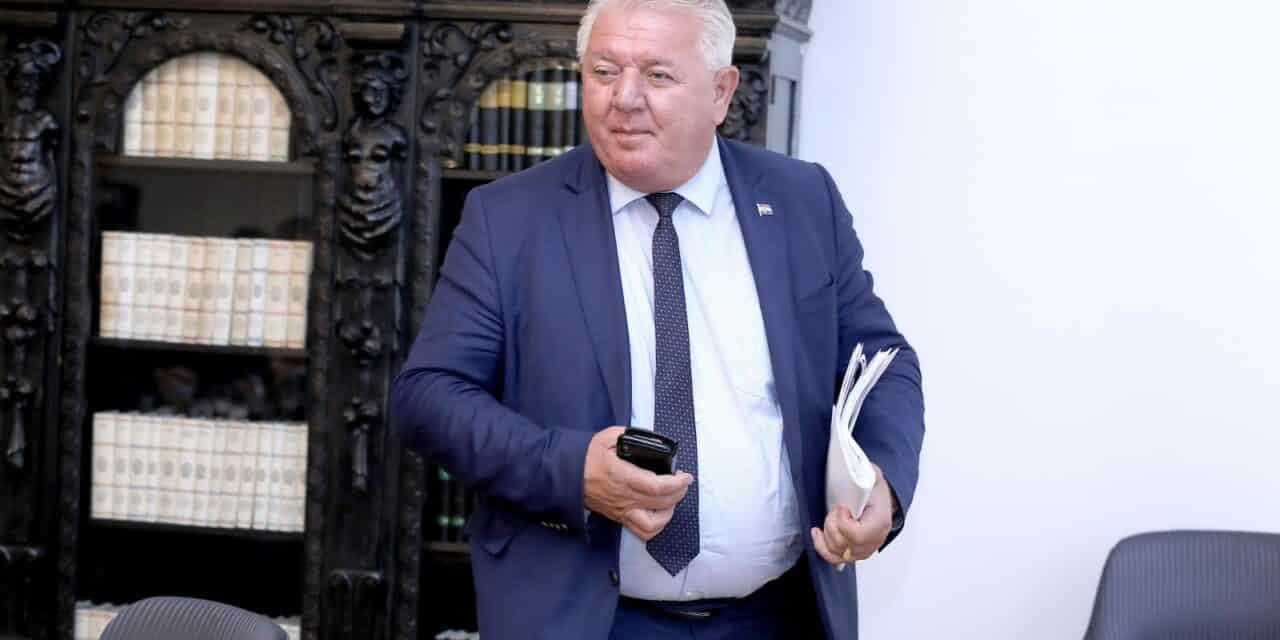 HDZ-ov saborski Josip Đakić pozitivan je na koronavirus, pa će saborsko glasanje obaviti online