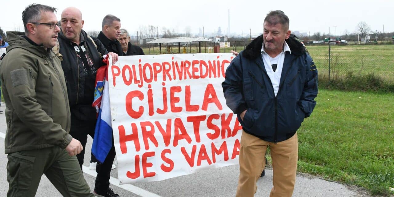 Kutina: Svinjogojci se traktorima okupili na prometnici, Tomislav Pokrovac obratio se medijima
