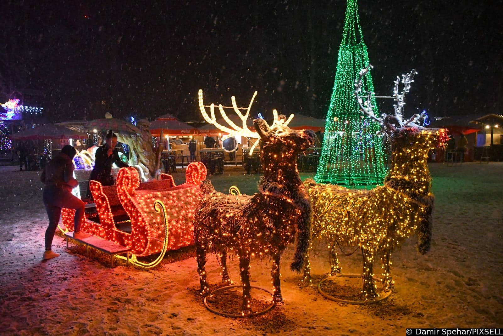 Grabovnica: Salajland zabljesnuo u blagdanskom ruhu