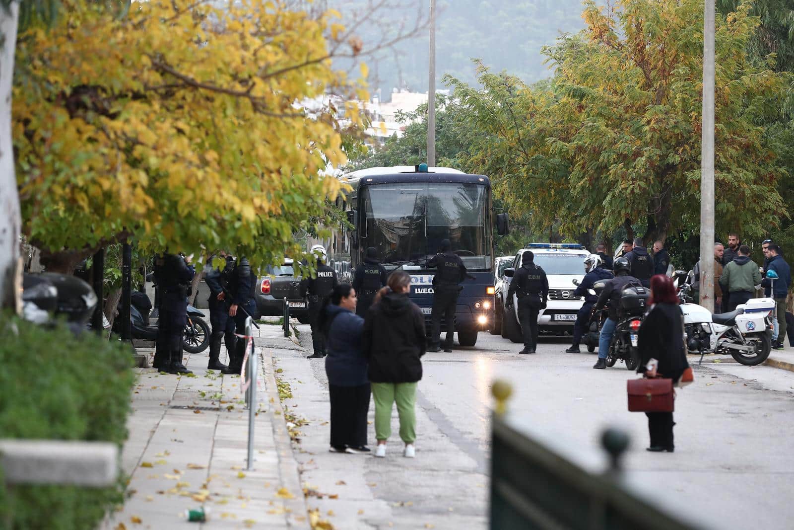 Atena: Prvi Boysi stigli na sud, specijalci i interventna na ulici