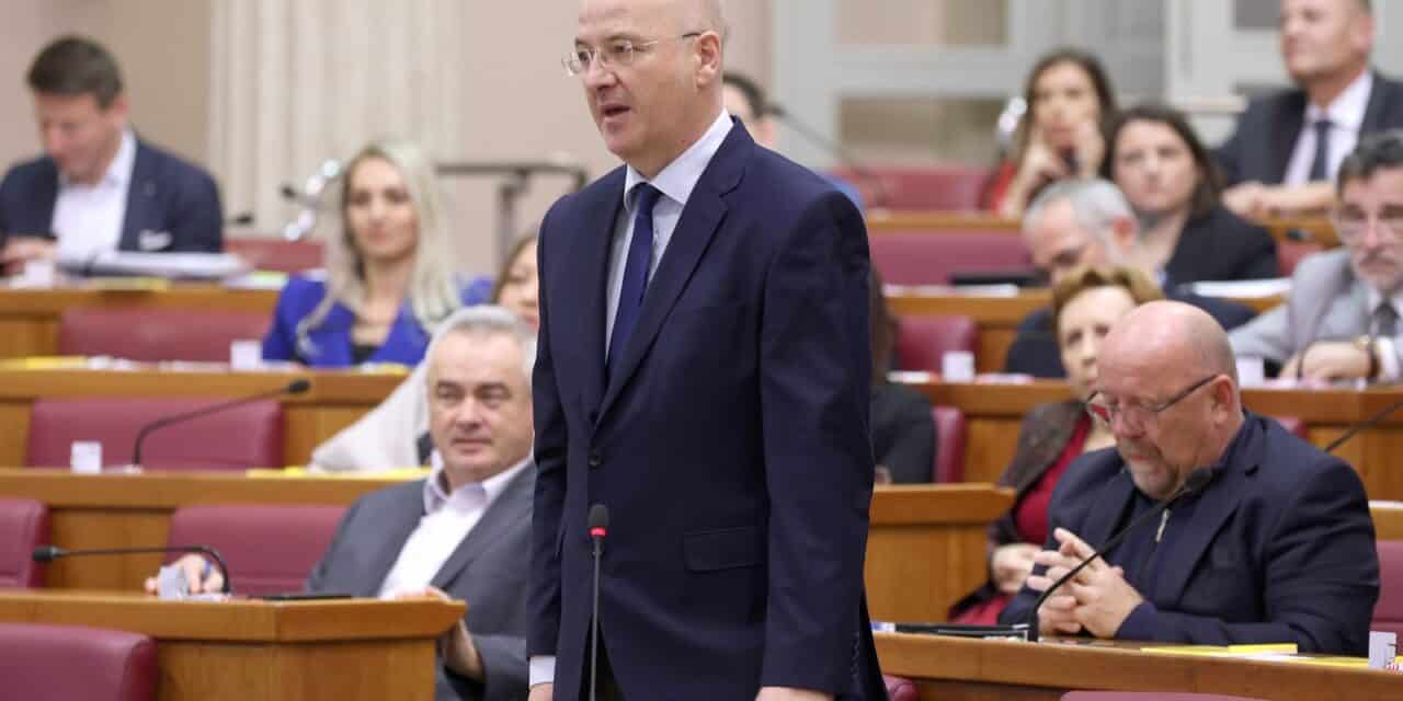 Zagreb: Mario Radić prisegnuo u Saboru